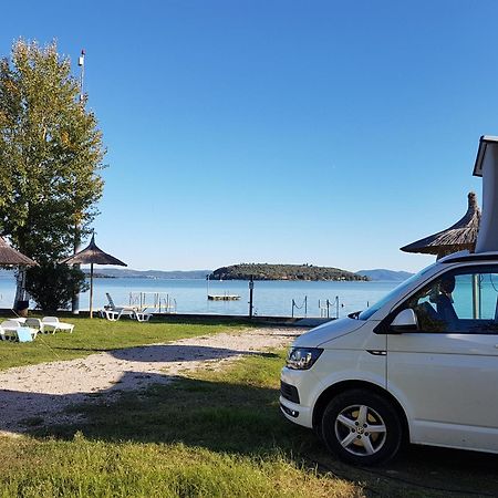 Camping Village Punta Navaccia Tuoro sul Trasimeno Exterior photo