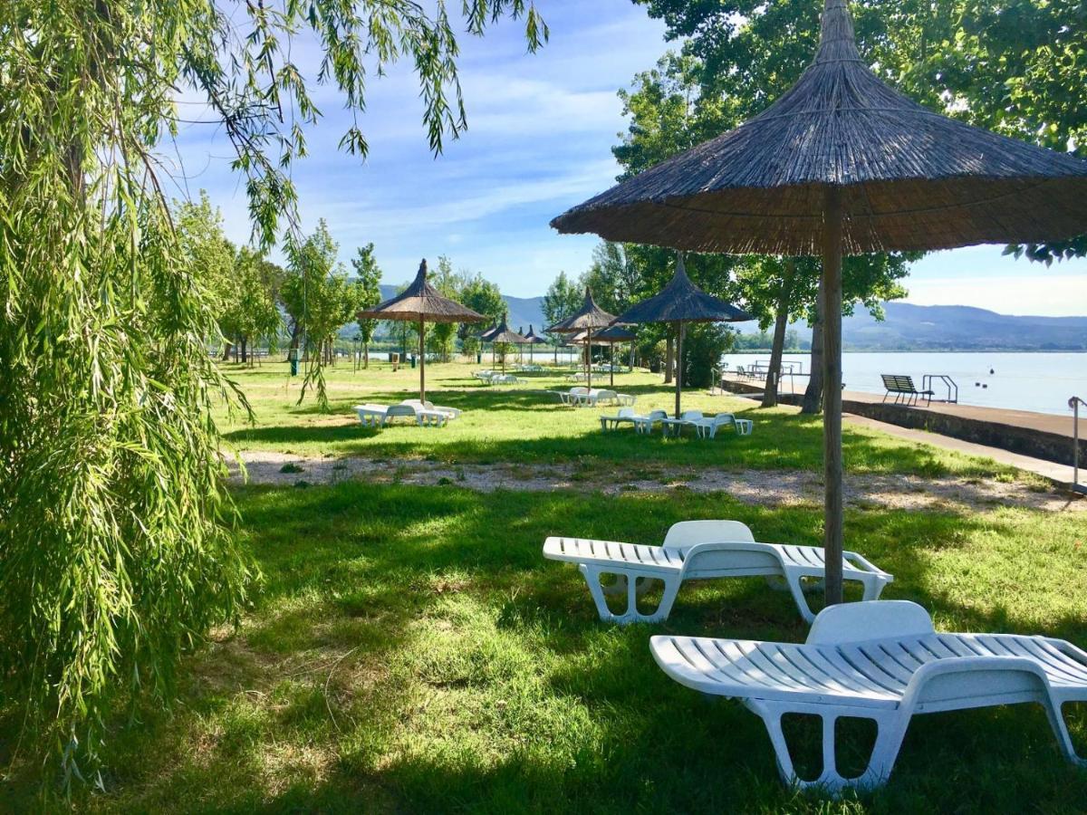 Camping Village Punta Navaccia Tuoro sul Trasimeno Exterior photo