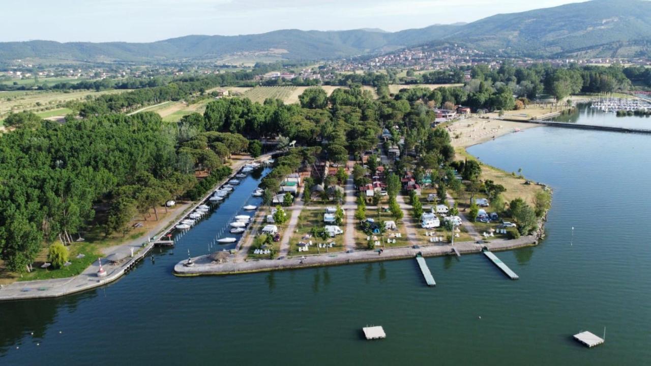 Camping Village Punta Navaccia Tuoro sul Trasimeno Exterior photo