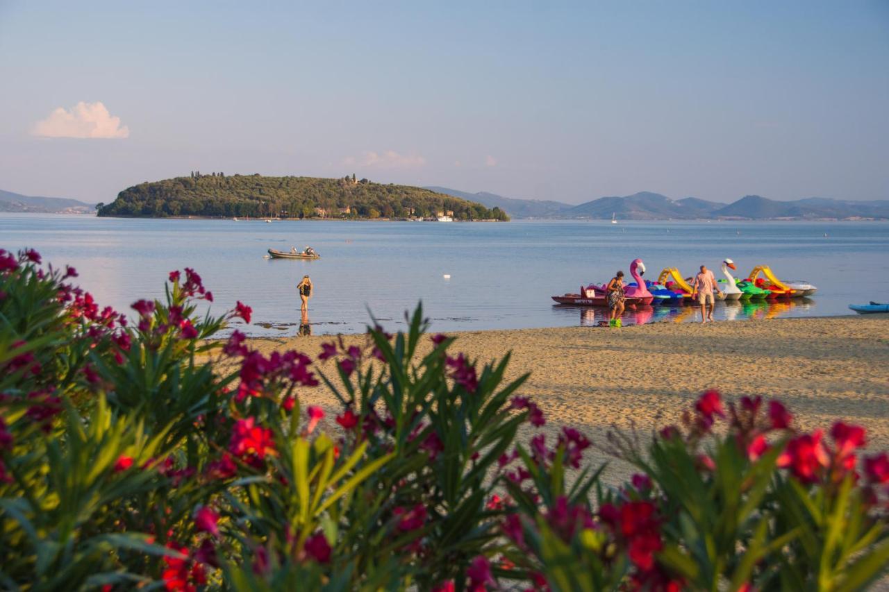 Camping Village Punta Navaccia Tuoro sul Trasimeno Exterior photo